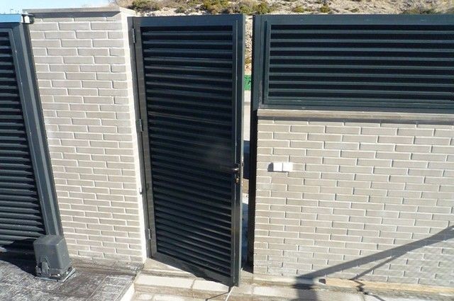 puerta con duelas2